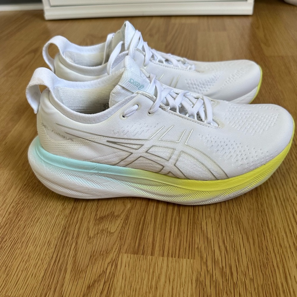 WOMEN'S ASICS GEL-NIMBUS 25, WHITE/PURE SILVER